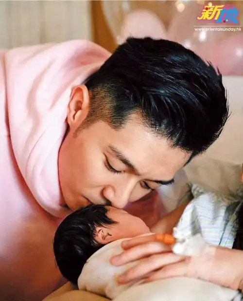 周柏豪太太 stephanie 身份确认 识於微时,帮补家用——真正「多功能