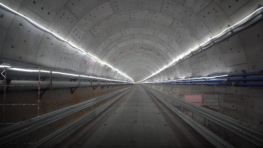 穿越长江最复杂超大直径隧道02感受地下钢铁巨龙振兴号的磅礴力量