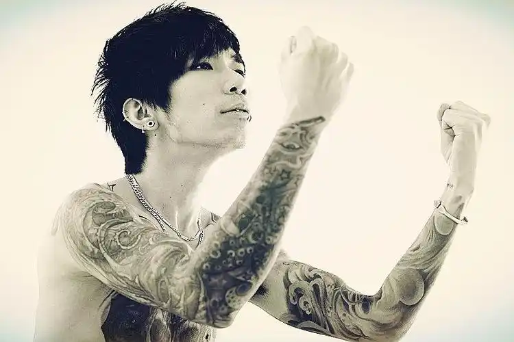 花臂lc的相册-再见!古惑仔!