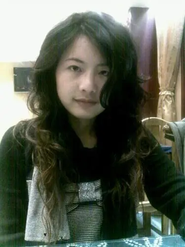 90后护士为溺水老人做人工呼吸 被赞最美女孩