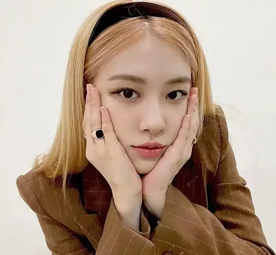韩国女团blackpink成员rosé朴彩英头像