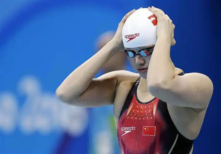 游泳世界杯200自侯雅雯居首董洁第三 叶诗文第四晋级