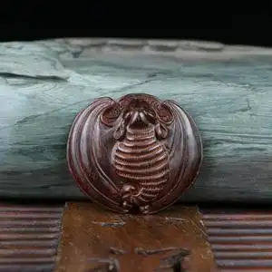 小叶紫檀雕刻蝙蝠