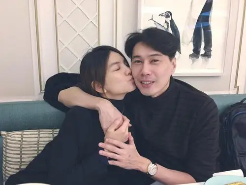 当年的小男孩破茧而出成性感人妻!盘点ella演艺路的大蜕变