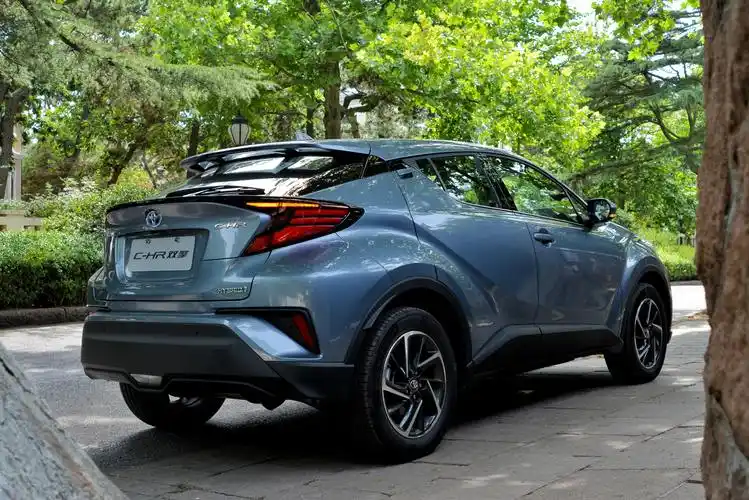 四大进化 开启"潮玩 "之旅 试驾广汽丰田新款c-hr双擎版 - 汽车频道