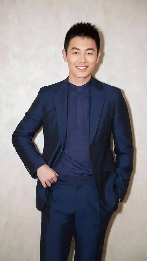 原创朱亚文放弃追求刘亦菲29岁娶沈佳妮进门如今成宠妻狂魔