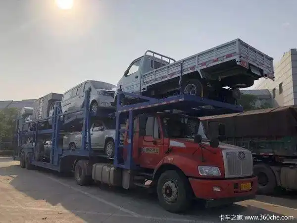 长头轿运车满载百公里油耗不到27升