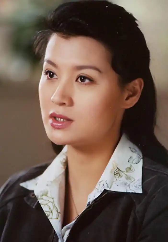 李幼斌把史兰芽的儿子视若己出,承担起了一个父亲的责任.