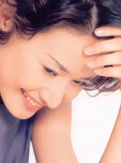 一代名模削发出家胡兵为她至今未娶