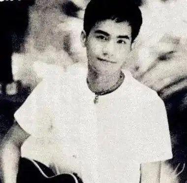 撞脸詹姆斯,情史能写满30页的张震岳,女友自杀后不再哼悲情歌