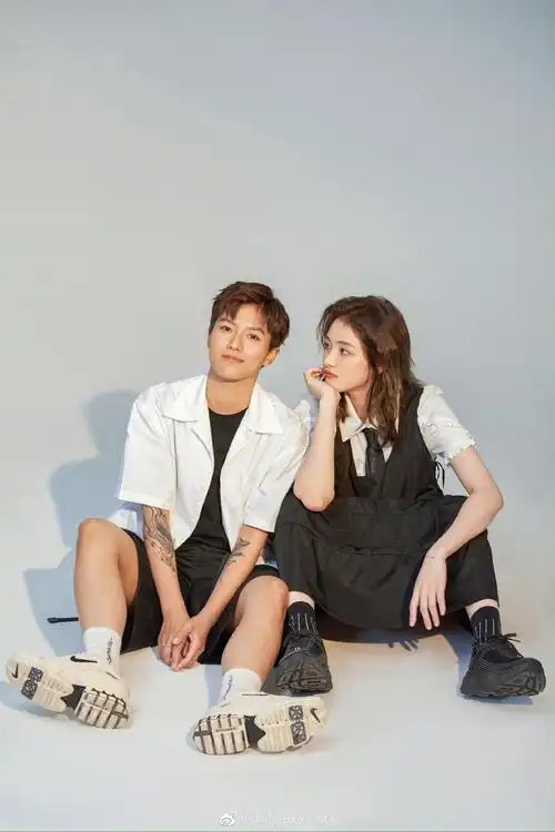 max和犬角夫是在一起了吧更新身边好友回复只是兄弟再更新犬角夫回应