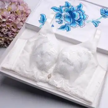 无海绵文胸大码收副乳聚拢调整型上托性感胸罩超薄款 羽毛刺绣白色