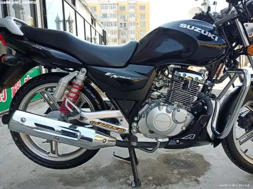 铃木en150排量电喷款街车