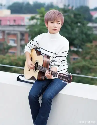 许飞发文求放过,晒下跪自拍,有些事情看破不说破