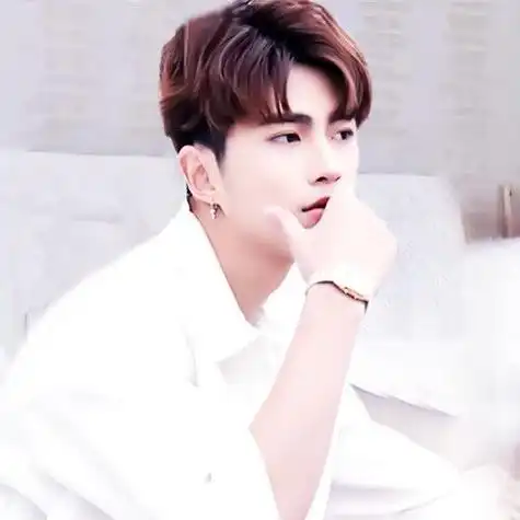 帅哥迷人微信头像