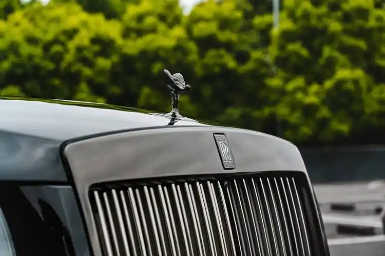 豪车试驾|劳斯莱斯bb版古思特 森林中悦动的精灵_搜狐汽车_搜狐网