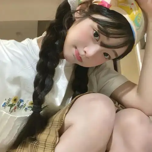 俏皮美女363436373039女生头像