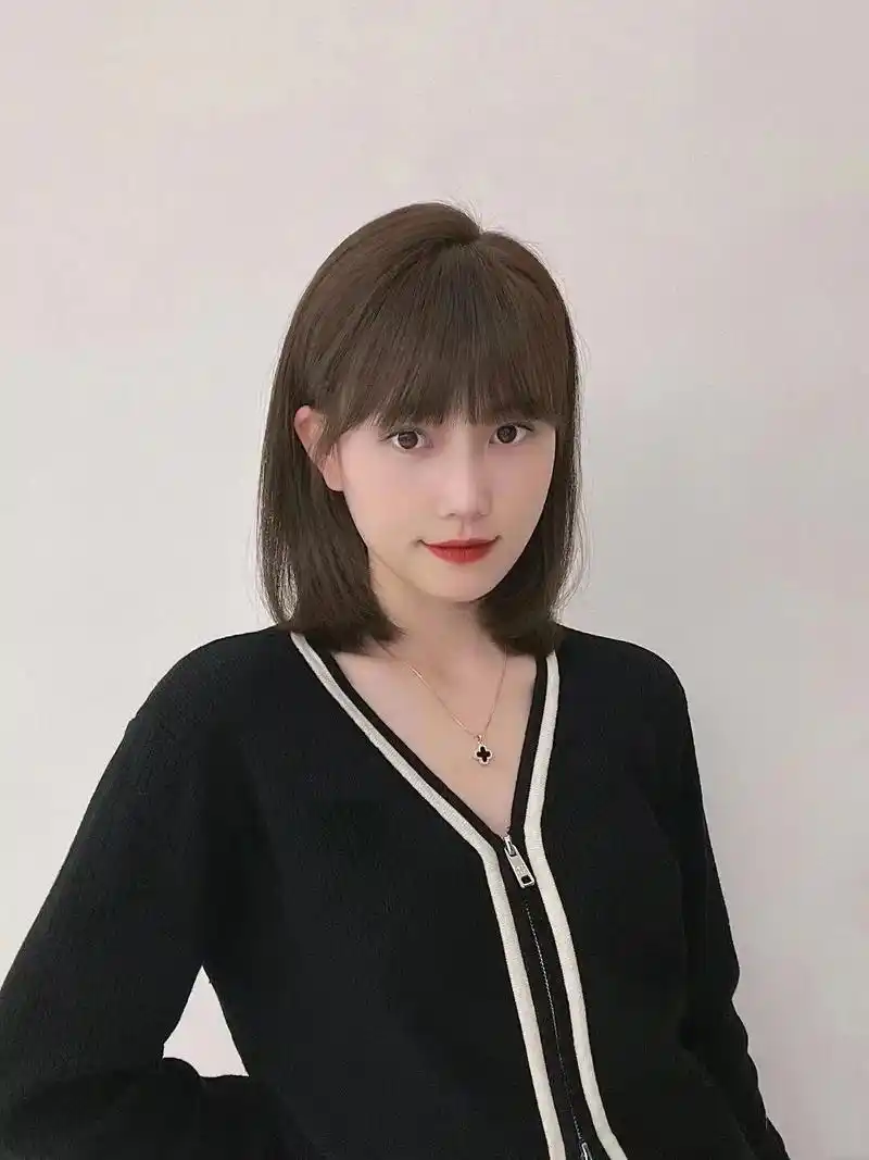 气质减龄锁骨发