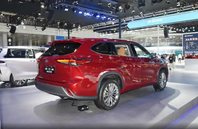 新汉兰达价格低头,大7座空间,双擎混动,百公里无需6升油