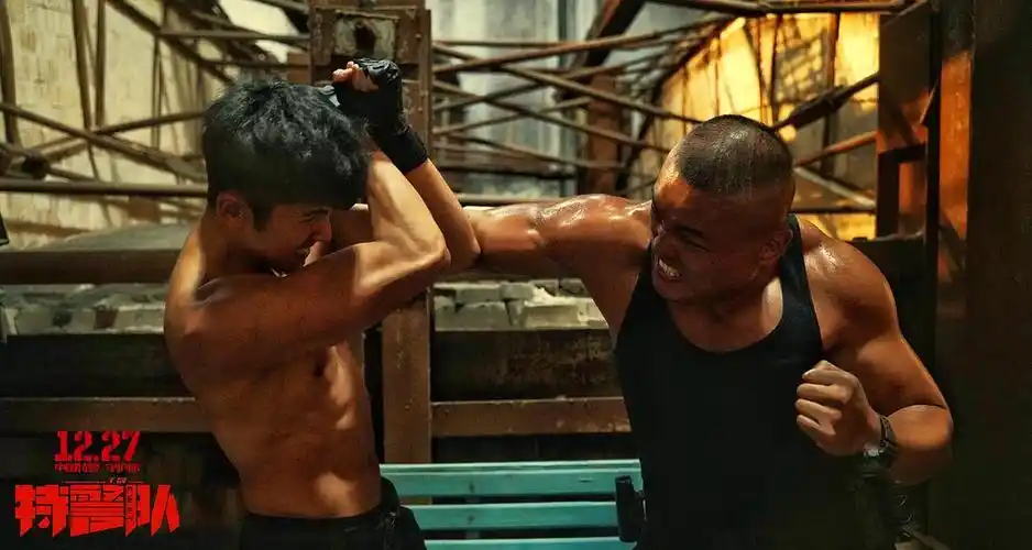 铁血男儿man力百分张云龙这样的特警队员太可了