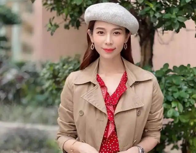 tvb前长腿女神遭质疑患病,瘦到双颊凹陷,做美容生意身家过亿_杨秀惠