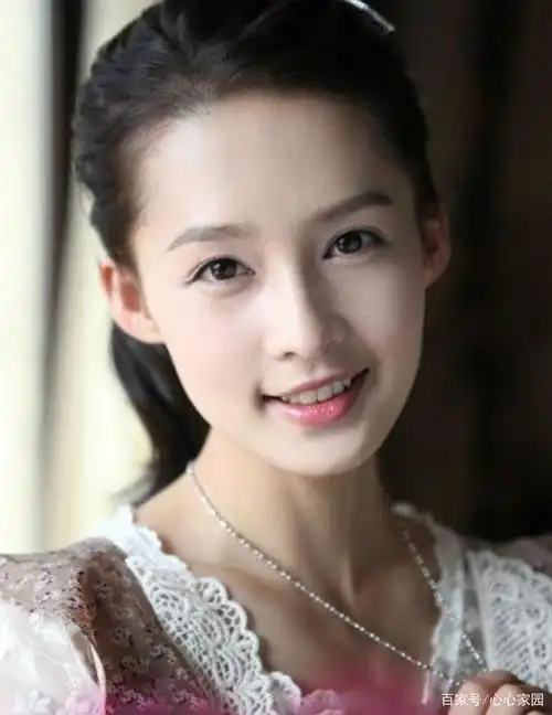 李沁,1990年9月27日出生于江苏省昆山市巴城镇,中国内地影视女演员.