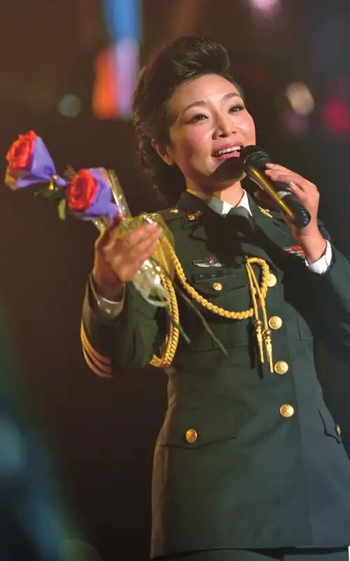 人物图片17. 李丹阳