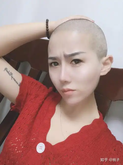 一个女孩儿剃光头是什么心理