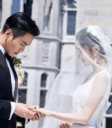 为何马思纯出席唐艺昕婚礼本尊作出回应网友不怕新娘伤心吗