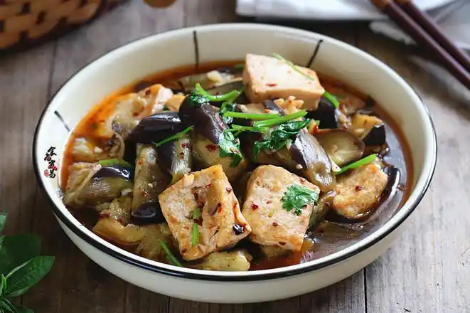 茄子烩豆腐的做法