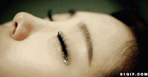 伤心gif美女gif哭泣gif闭眼睛gif