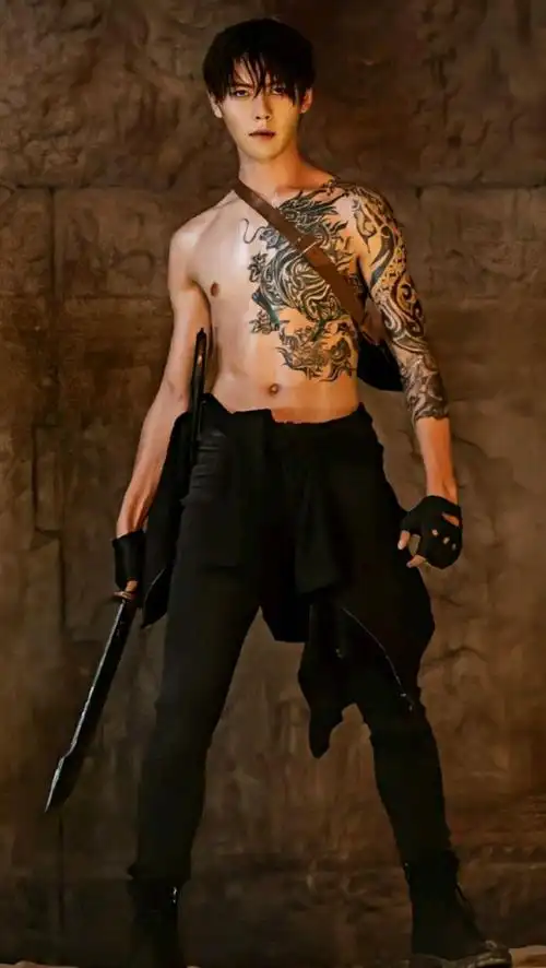 肖宇梁饰张起灵剧照,铁三角大闹天宫后被琉璃孙堵了