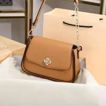 欧伦普奢侈品牌包包女包单肩包女2022新款潮斜挎包梅花扣腋下包夏季