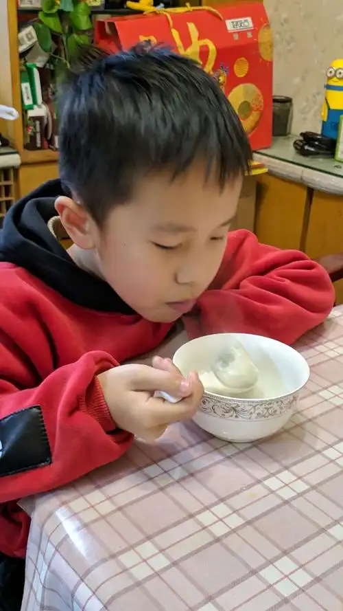 朱奕丞关于春节为什么要吃汤圆的研究