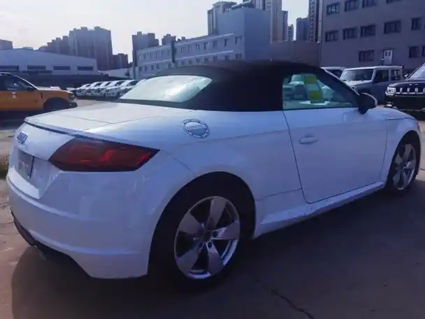 23款奥迪tt 2.0t软顶敞篷进口现车特惠30多万