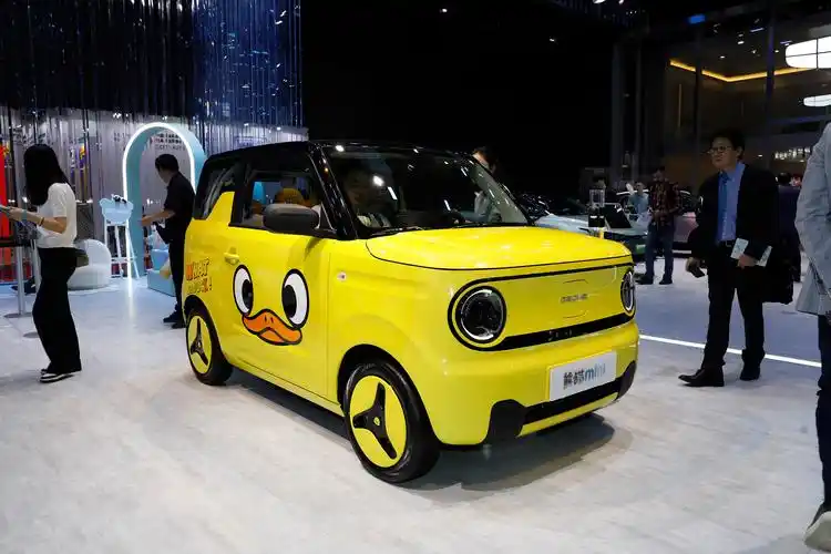 盘点近期上市的两款微型纯电动车,均走可爱路线,女生代步别错过