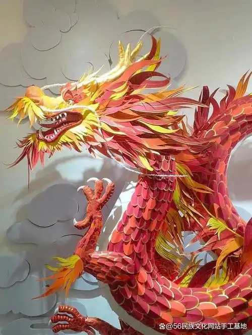 大型立体龙的造型很是惊艳,我们来欣赏大型纸艺龙 国潮来袭 中国年