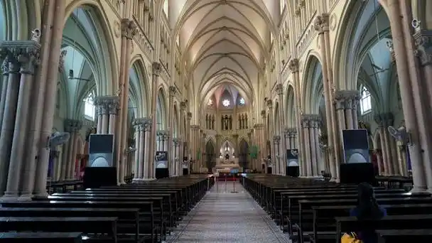 基督教堂与天主教堂,有哪些区别?如何通过外观来分辨?你了解吗