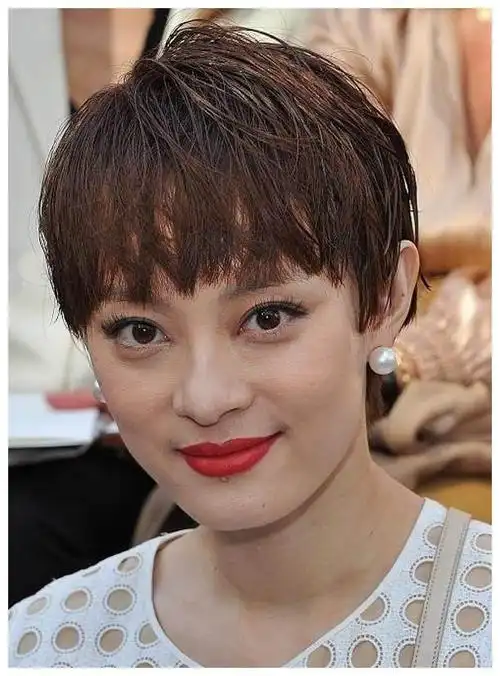 孙俪微整尴尬事件揭秘真实容貌还是p图难解谜团