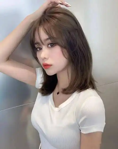 "换季锁骨发",知性不平庸._发型_中国_形象