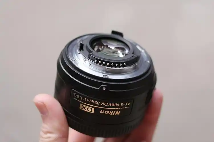 30 尼康351.8g 价600 不包邮