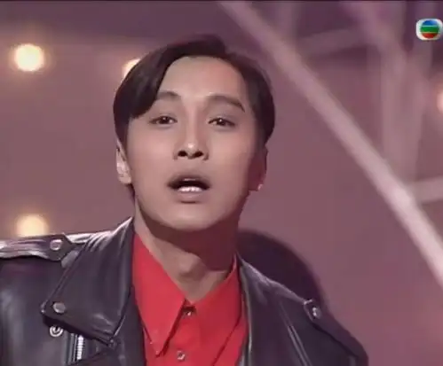 谭耀文年轻的时候看着还蛮洋气的