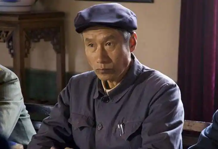 实力俱佳的老戏骨,却演了33年的配角,如今成为了人生赢家