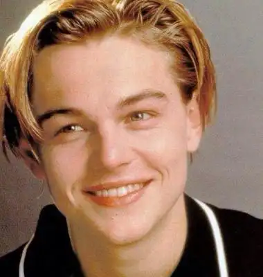 小李子玩水枪,张根硕变油腻,原来明星"欠费"之后是这个样子