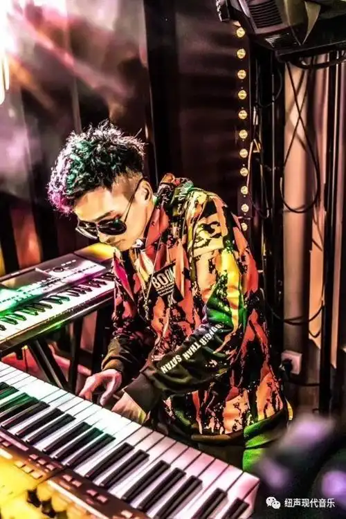 乐队的键盘手应该做什么