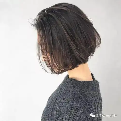 波波头烫一烫,不老气还很时尚