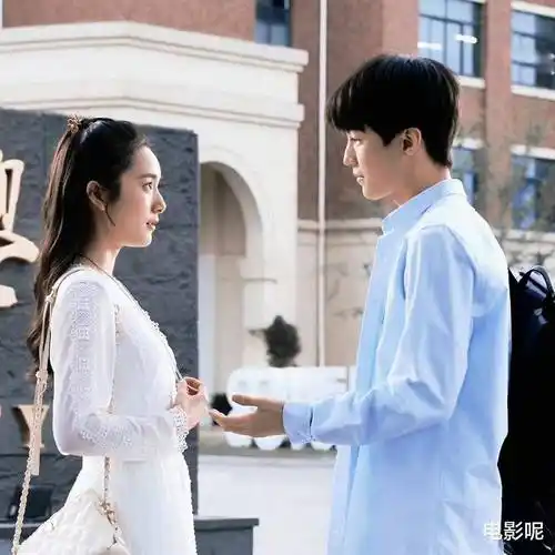 2021年5月20,21岁的大学生王俊凯毕业了.