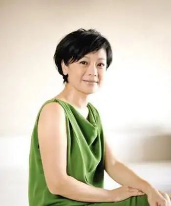 王靖雄前妻是谁成谜 揭秘其离婚原因