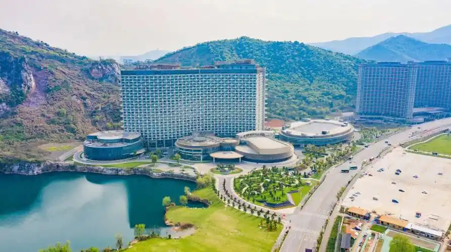 699住湖州太湖龙之梦钻石酒店豪华山景房