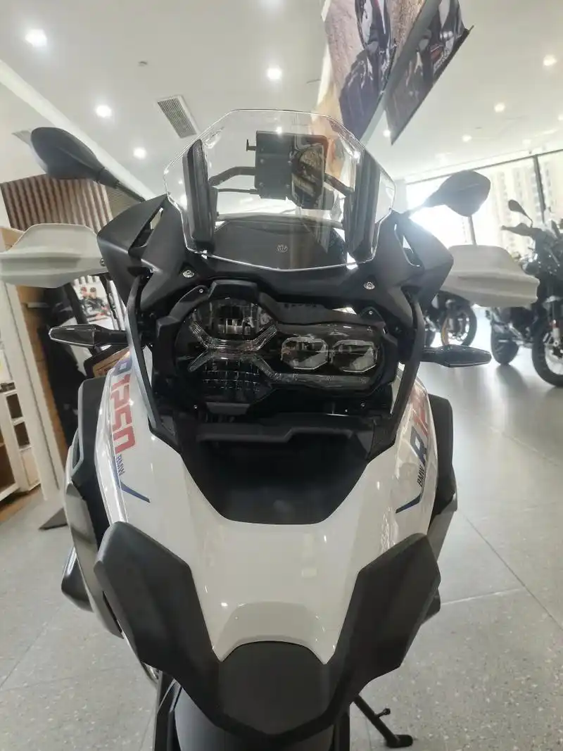 xx万购宝马水鸟r1250gs拉力版 特价车一台!活动价17.xx,18.xx,19.